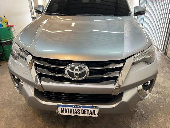 TOYOTA HILUX SW4 2.8 SRX 4X4 7 LUGARES 16V TURBO INTERCOOLER DIESEL 4P AUTOMÁTICO